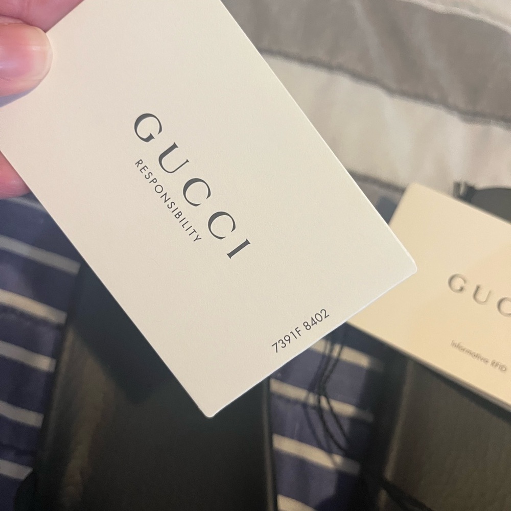 GUCCI Embossed Black Slides - Picture 15 of 15